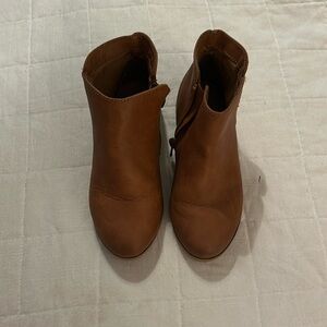 Cat & Jack boots. Size 12